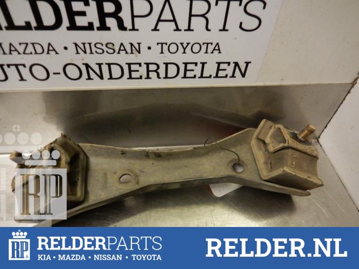Used Engine mount Nissan King Cab/Pickup (D22) 2.5 dCi 16V Price € 27,00 Margin scheme offered by Relder Parts B.V.