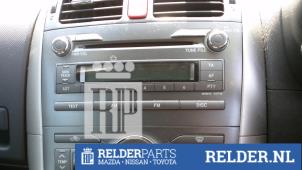 Usados Reproductor de CD y radio Toyota Auris (E15) 1.6 Dual VVT-i 16V Precio € 75,00 Norma de margen ofrecido por Relder Parts B.V.