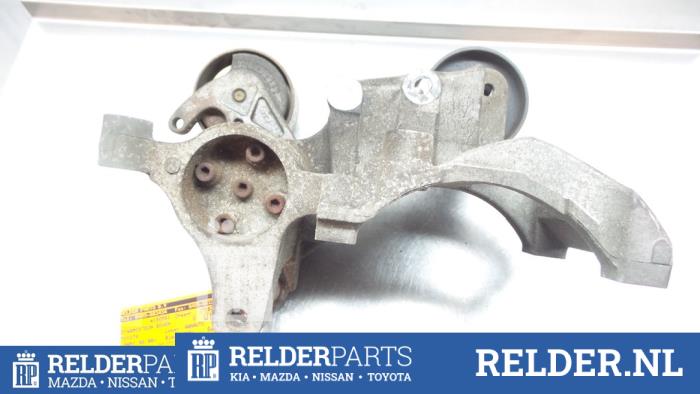 Usagé Support dynamo haut Toyota Land Cruiser 90 (J9) 3.0 D-4D 16V Prix € 68,00 Règlement à la marge proposé par Relder Parts B.V.
