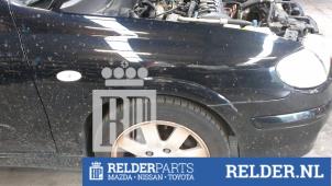 Używane Blotnik prawy przód Nissan Almera (N16) 1.8 16V Cena € 32,00 Procedura marży oferowane przez Relder Parts B.V.