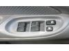 Elektrisches Fenster Schalter van een Nissan Almera (N16), 2000 / 2006 1.8 16V, Fließheck, Benzin, 1.769cc, 85kW (116pk), FWD, QG18DE, 2002-10 / 2006-09, N16 2003