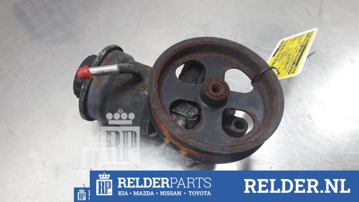 Usagé Pompe direction assistée Toyota Avensis (T25/B1D) 2.2 D-4D 16V Prix € 45,00 Règlement à la marge proposé par Relder Parts B.V.