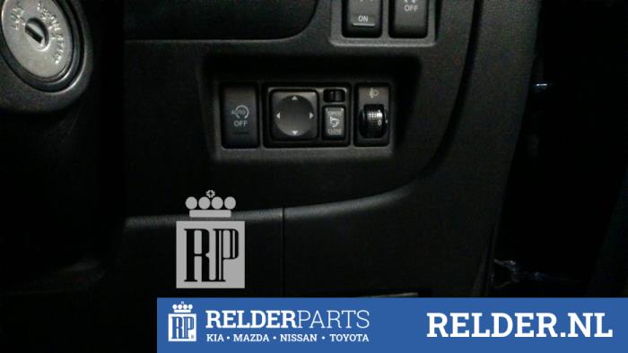 Używane Przelacznik lusterka Nissan Micra (K13) 1.2 12V DIG-S Cena € 15,00 Procedura marży oferowane przez Relder Parts B.V.