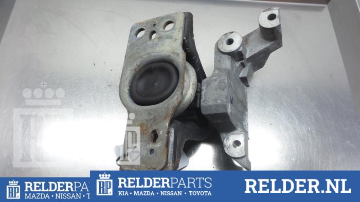 Engine mount from a Nissan Note (E11) 1.6 16V 2007