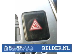 Usagé Commutateur éclairage d'urgence Toyota Prius Plus Prix € 18,00 Règlement à la marge proposé par Relder Parts B.V.