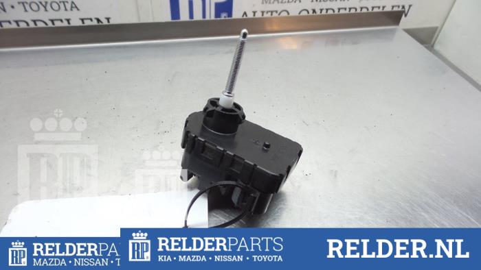 Używane Silnik reflektora Toyota Prius Plus Cena € 25,00 Procedura marży oferowane przez Relder Parts B.V.