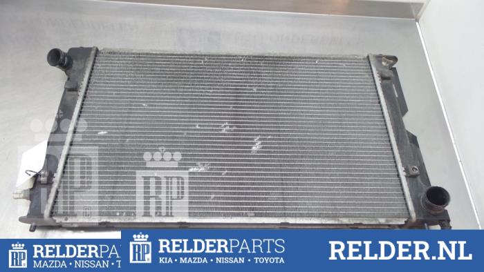 Used Radiator Toyota Avensis Wagon (T25/B1E) 2.0 16V D-4D Price € 30,00 Margin scheme offered by Relder Parts B.V.