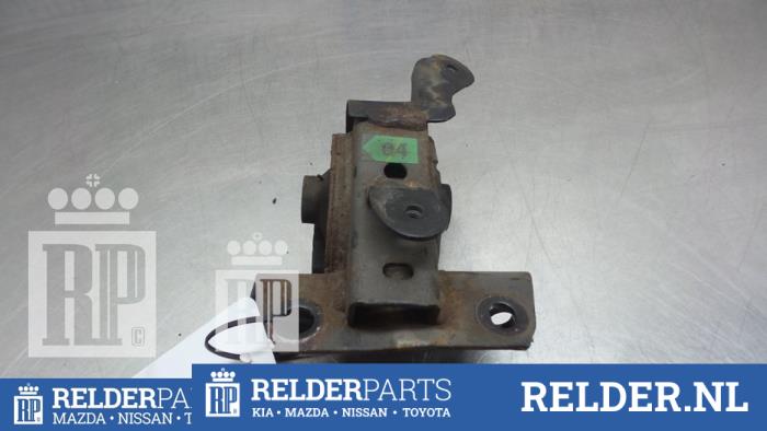 Used Engine mount Toyota Avensis Verso (M20) 2.0 16V VVT-i D-4 Price € 27,00 Margin scheme offered by Relder Parts B.V.