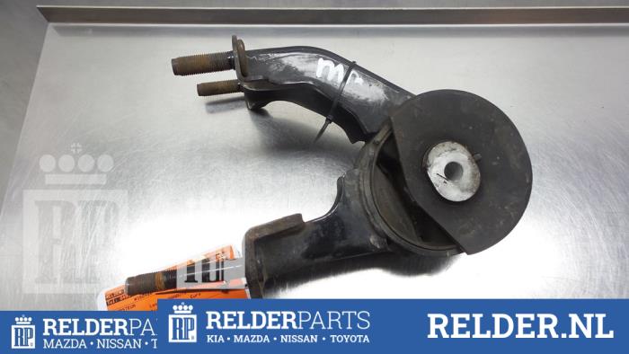 Usagé Support moteur Toyota Corolla Verso (R10/11) 2.2 D-4D 16V Prix € 27,00 Règlement à la marge proposé par Relder Parts B.V.