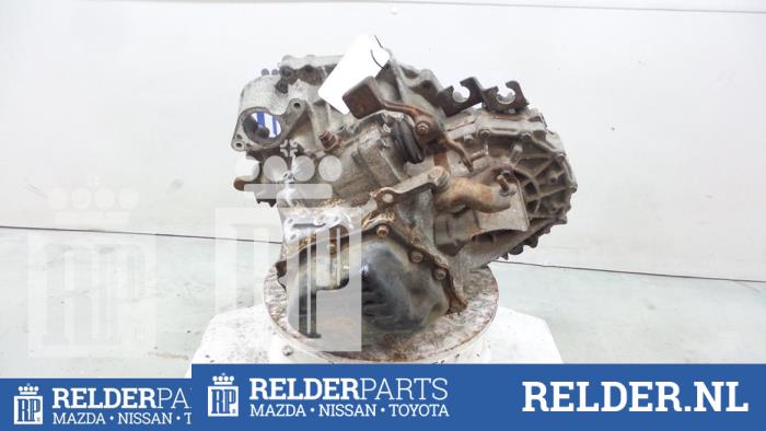 Gearbox from a Toyota Corolla (E12) 2.0 D-4D 16V 110 2004