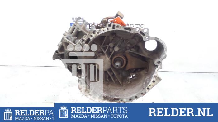 Gearbox from a Toyota Corolla (E12) 2.0 D-4D 16V 110 2004