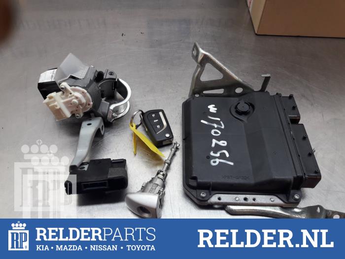 Used Engine management computer Toyota Avensis (T27) 2.0 16V D-4D-F Price € 90,00 Margin scheme offered by Relder Parts B.V.