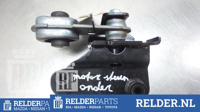Used Engine mount Nissan Qashqai (J11) 1.2 DIG-T 16V Price € 27,00 Margin scheme offered by Relder Parts B.V.
