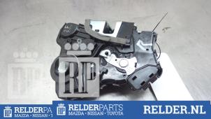 Gebrauchte Türschlossmechanik 2-türig rechts Toyota iQ 1.0 12V VVT-i Preis € 35,00 Margenregelung angeboten von Relder Parts B.V.