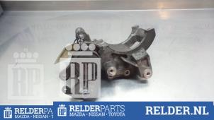 Używane Wspornik pradnicy górny Toyota HiAce II 2.5 D4-D 95 Cena € 68,00 Procedura marży oferowane przez Relder Parts B.V.