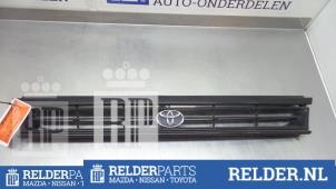 Używane Grill Toyota Starlet (EP8/NP8) 1.3 Friend,XLi 12V Cena € 32,00 Procedura marży oferowane przez Relder Parts B.V.