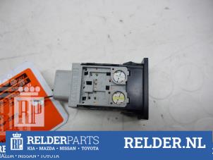 Used Seat heating switch Toyota Avensis (T25/B1D) 2.0 16V D-4D Price € 23,00 Margin scheme offered by Relder Parts B.V.