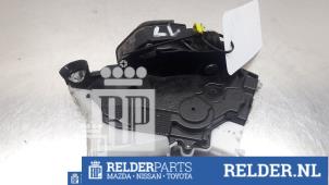 Usagé Serrure avant gauche Toyota Verso S 1.4 D-4D Prix € 36,00 Règlement à la marge proposé par Relder Parts B.V.