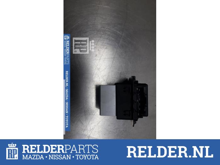 Heater resistor from a Toyota Aygo (B40) 1.0 12V VVT-i 2017