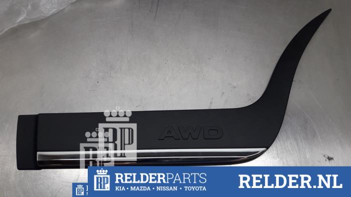 Begagnade Dörrstripe Toyota Urban Cruiser 1.33 Dual VVT-I 16V 2WD Pris € 23,00 Marginaltabell erbjuds av Relder Parts B.V.