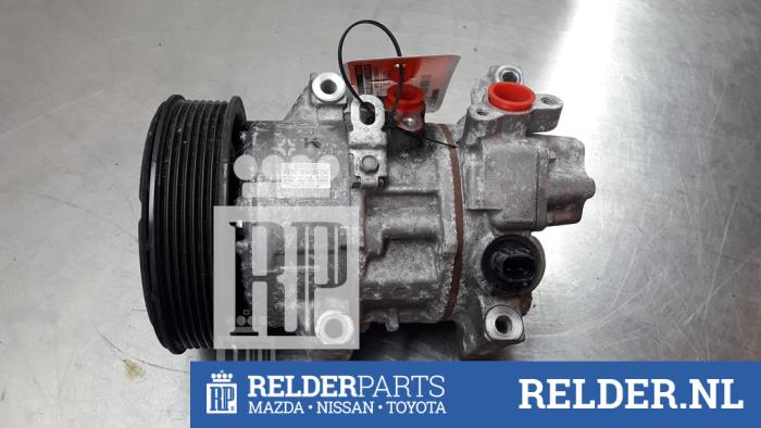 Air conditioning pump from a Toyota Corolla Verso (R10/11) 2.2 D-4D 16V 2008