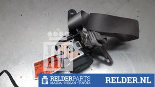 Usados Tensor de cinturón de seguridad derecha Mazda 323 (BJ12) 1.6 16V Precio € 45,00 Norma de margen ofrecido por Relder Parts B.V.