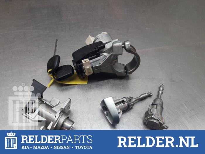 Used Engine management computer Toyota Yaris II (P9) 1.3 16V VVT-i Price € 90,00 Margin scheme offered by Relder Parts B.V.