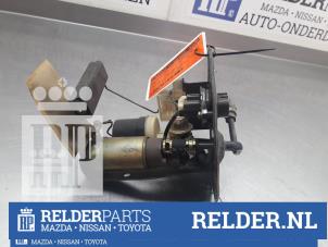 Usagé Pompe d'injection Toyota Avensis (T22) 1.8 16V Prix € 45,00 Règlement à la marge proposé par Relder Parts B.V.