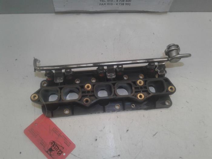 Used Fuel distributor Volkswagen Golf Price on request offered by Baris Schiedam