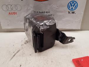 Used Rear seatbelt, left Volkswagen Passat Variant (365) 1.6 TDI 16V Bluemotion Price € 25,00 Margin scheme offered by Baris Schiedam