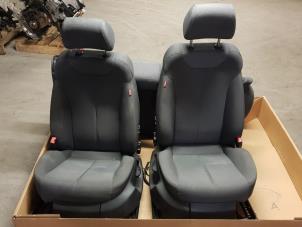 Używane Fotele + kanapa (kompletne) Seat Leon (1P1) 1.6 Cena € 175,00 Procedura marży oferowane przez Baris Schiedam