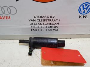Usados Bomba de limpiaparabrisas delante Volkswagen Golf VI (5K1) 2.0 TDI 16V Precio € 20,00 Norma de margen ofrecido por Baris Schiedam
