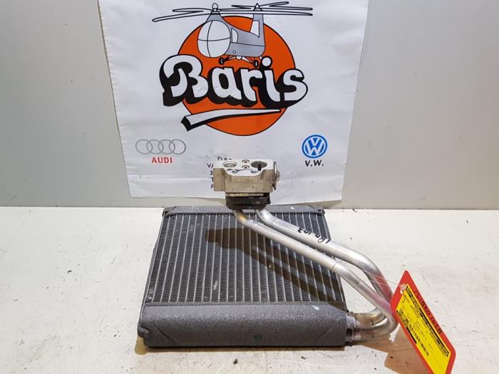 Heating radiator from a Volkswagen Up! (121) 1.0 12V 60 2012