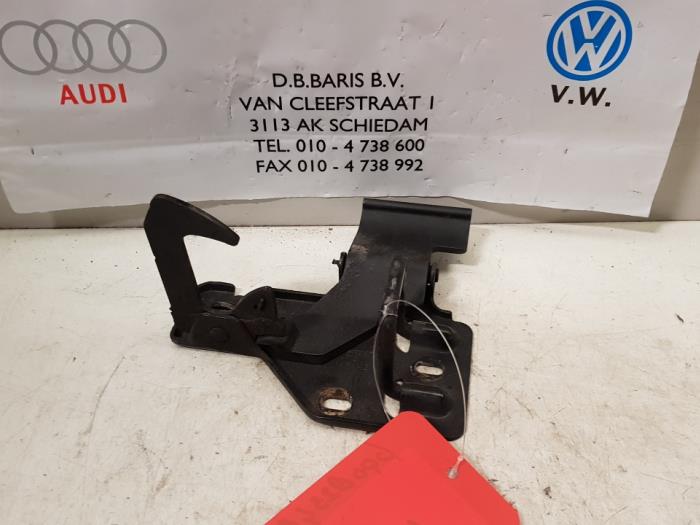 Lock plate from a Volkswagen Touareg (7LA/7L6) 5.0 TDI V10 2003