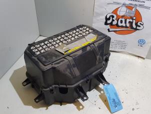 Gebrauchte Batterieträger Volkswagen Touareg Preis € 50,00 Margenregelung angeboten von Baris Schiedam