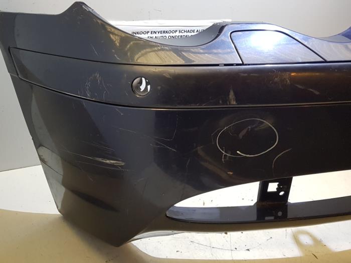 Front bumper from a BMW 7-Serie 2004
