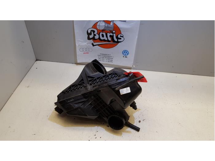 Begagnade Luftfilterhus Audi A4 Avant (B8) 2.0 TDI 16V Pris € 15,00 Marginaltabell erbjuds av Baris Schiedam