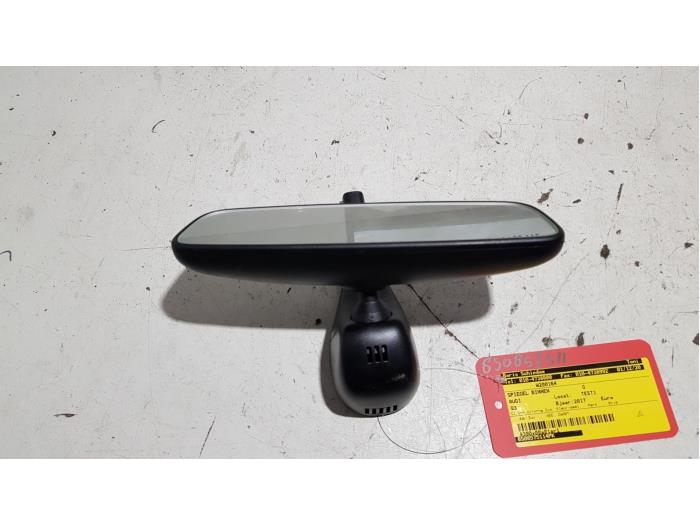 Retrovisor interior de un Audi Q3 2017