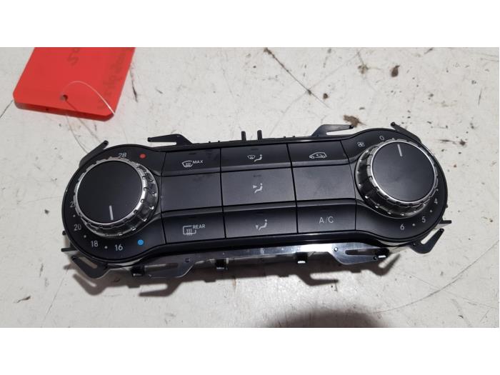 Używane Panel climatronic Mercedes CLA Cena € 125,00 Procedura marży oferowane przez Baris Schiedam