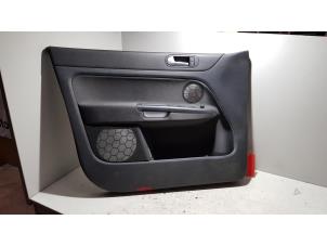 Używane Tapicerka drzwi lewych przednich wersja 4-drzwiowa Volkswagen Golf Plus Cena € 40,00 Procedura marży oferowane przez Baris Schiedam