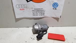 Usagé Pompe à vide assistant de freinage Audi A4 (B7) 2.0 20V Prix € 25,00 Règlement à la marge proposé par Baris Schiedam