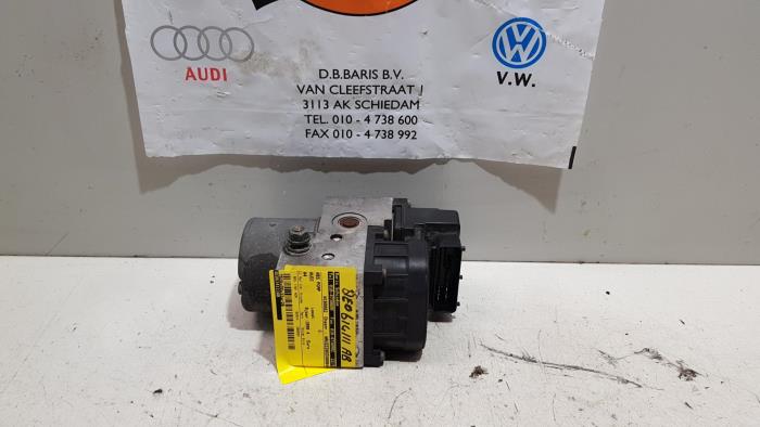 Usagé Bloc ABS Audi A4 Avant (B5) 1.8 20V Prix € 25,00 Règlement à la marge proposé par Baris Schiedam