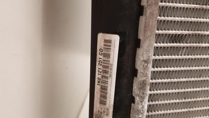 Radiator from a Seat Leon (1P1) 1.6 2008