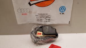 Używane Pas bezpieczenstwa lewy przód Volkswagen Golf Cena € 35,00 Procedura marży oferowane przez Baris Schiedam