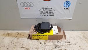 Gebrauchte Sicherheitsgurt Schließe Mitte hinten Volkswagen Tiguan Preis € 25,00 Margenregelung angeboten von Baris Schiedam