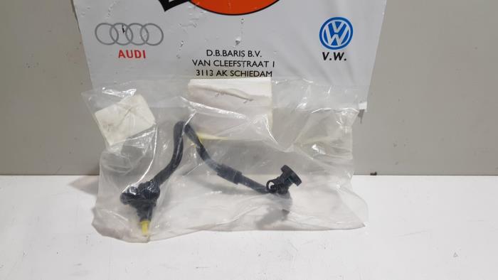Begagnade Bränsletryckssensor Volkswagen Polo Pris € 20,00 Marginaltabell erbjuds av Baris Schiedam