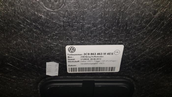 Plaque sol coffre d'un Volkswagen Passat Variant (365) 2.0 TDI 16V 140 2013