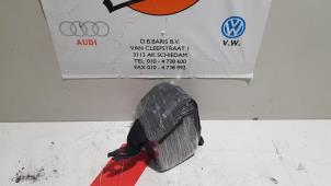 Used Rear seatbelt, left Volkswagen Passat Variant (365) 2.0 TDI 16V 140 Price € 30,00 Margin scheme offered by Baris Schiedam