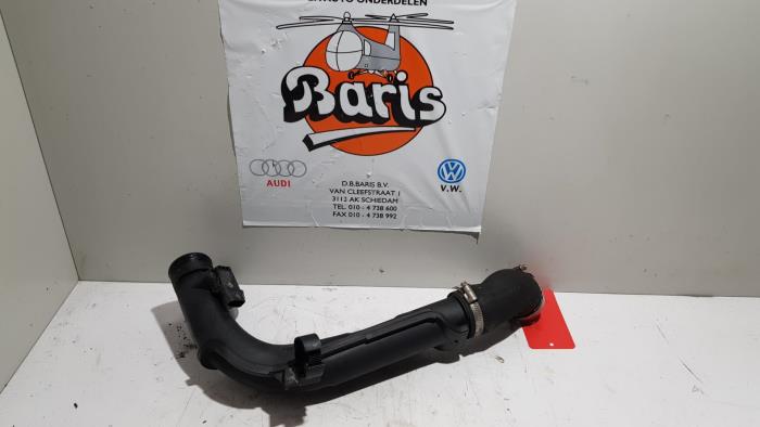 Usagé Tube intercooler Volkswagen Passat Variant (365) 2.0 TDI 16V 140 Prix € 40,00 Règlement à la marge proposé par Baris Schiedam