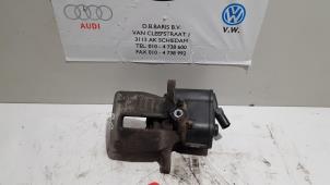 Używane Zacisk hamulcowy prawy tyl Volkswagen Passat Variant (365) 2.0 TDI 16V 140 Cena € 75,00 Procedura marży oferowane przez Baris Schiedam